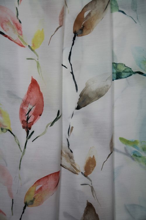 21296 Printed leaf motif on softly falling base fabric